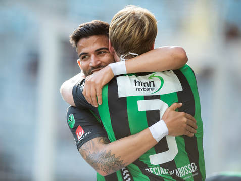 GAIS August Wängberg jublar med Paulo Marcelo