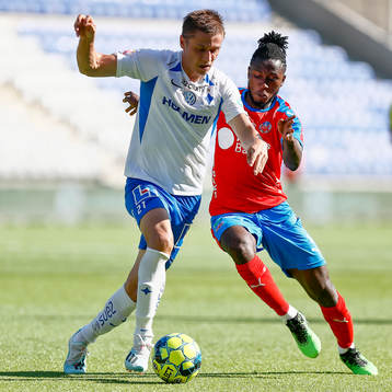 IFK Norrköpings Simon Thern och Helsingborgs Mamudu Moro