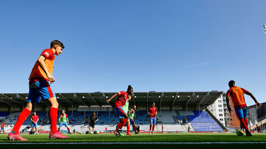 Helsingborgs spelare värmer upp