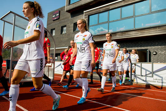 Synne Skinnes Hansen and Emilie Nautnes of LSK Kvinner