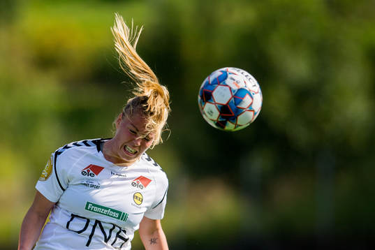 Therese Sessy Åsland of LSK Kvinner