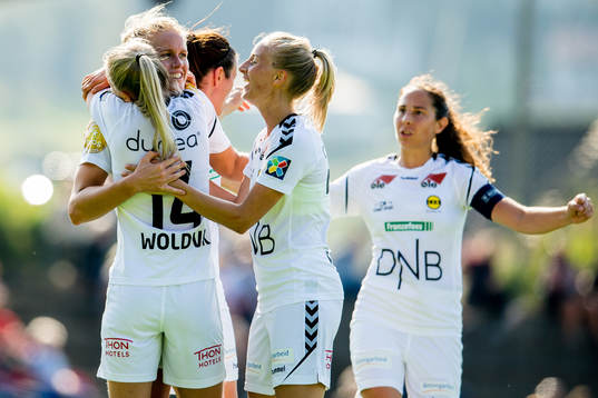 Elise Thorsnes of LSK Kvinner celebrates with teammates