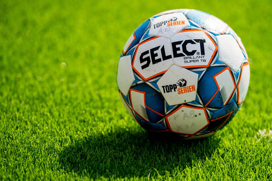 The Select matchball