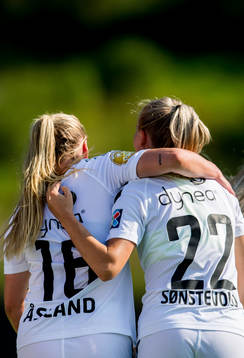 Anja Sønstevold of LSK Kvinner celebrates with teammate