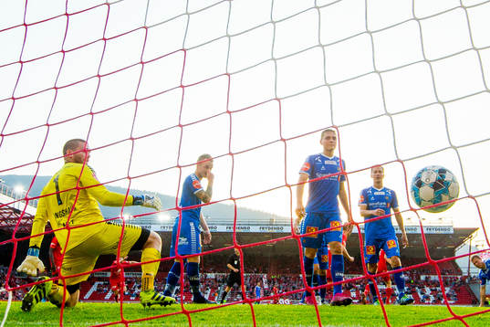 Goalkeeper Gudmund Kongshavn, Kent-Are Antonsen, Artem