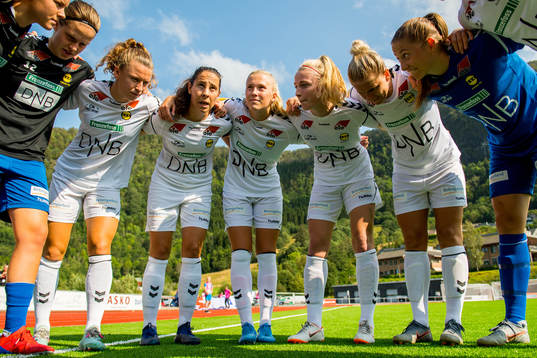 Synne Skinnes Hansen, Ingrid Moe Wold, Emilie Nautnes, Ina