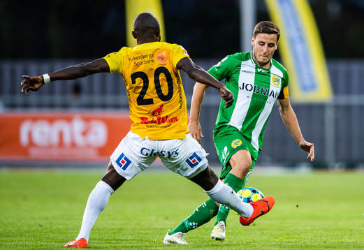 Falkenbergs John Chibuike och Hammarbys Jeppe Andersen