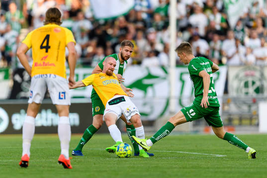 Falkenbergs Christoffer Carlsson mot Hammarbys Darijan