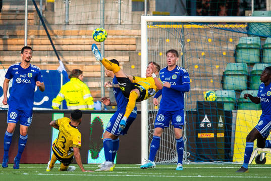 Elfsborgs Rami Kaib med en cykelspark