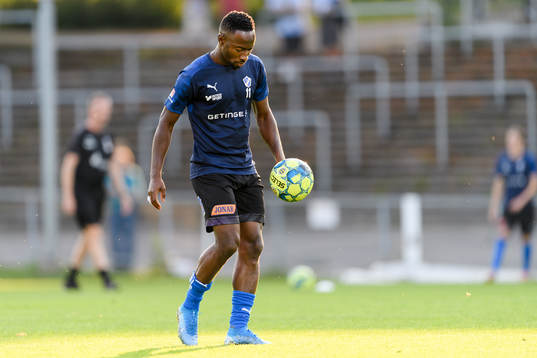 Halmstads Sadat Karim före fotbollsmatchen i Superettan