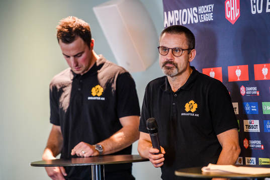Joakim Lindström and Tommy Samuelsson, Head coach of