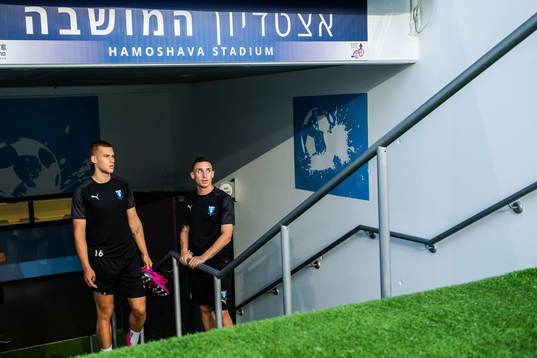 Felix Beijmo and fystränare Ben Rosen of Malmö FF