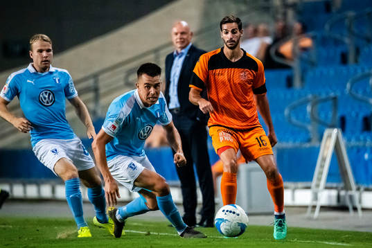 Jonas Knudsen of Malmö FF and Avishay Cohen of Bnei Yehuda