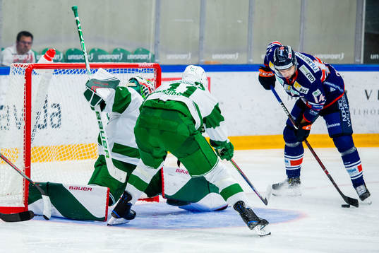 Växjös Emil Pettersson gör 0-1under en träningsmatch i