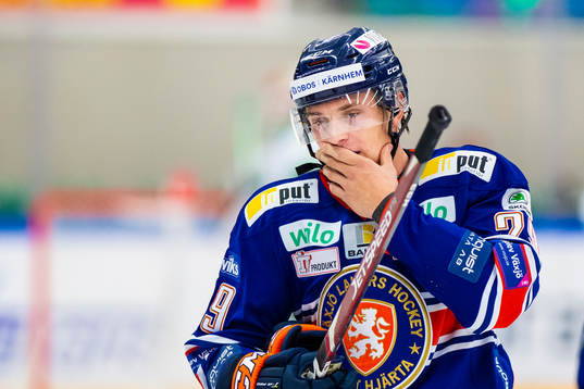 Växjös Pontus Holmberg  har ont
