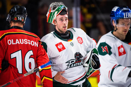 Goalkeeper Olivier Roy of Augsburger Panthers thanks his