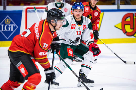 Steffen Tölzer of Augsburger Panthers