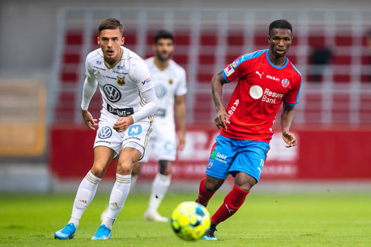 Östersunds Charlie Colkett och Helsingborgs Mohammed