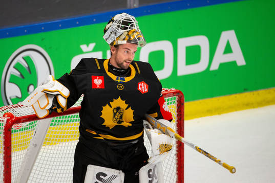 Goalie Gustaf Lindvall of Skellefteå