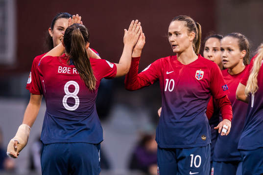 Caroline Graham Hansen of Norway celebrates