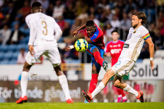 Helsingborgs Alhaji Gero och Östersunds Tom Pettersson
