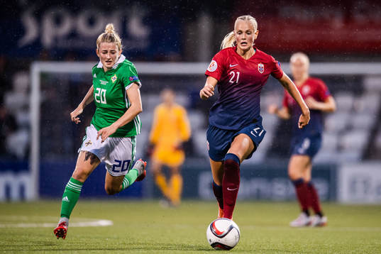 Rebecca McKenna of Northern Ireland and Karina Sævik of