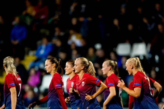 Amalie Eikeland of Norway celebrates with teammates