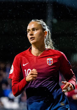 Caroline Graham Hansen of Norway celebrates