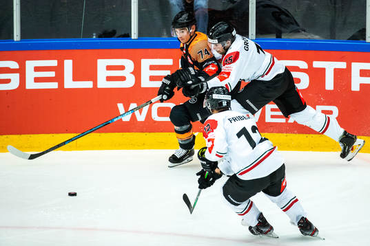 Daniel Oberkofler of Graz99ers against Anders Grönlund and