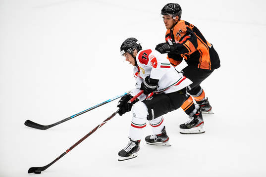 Samuel Fagemo of Frölunda and Erik Kirchschläger of