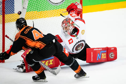 Sebastian Collberg of Graz99ers puts the puck in the net