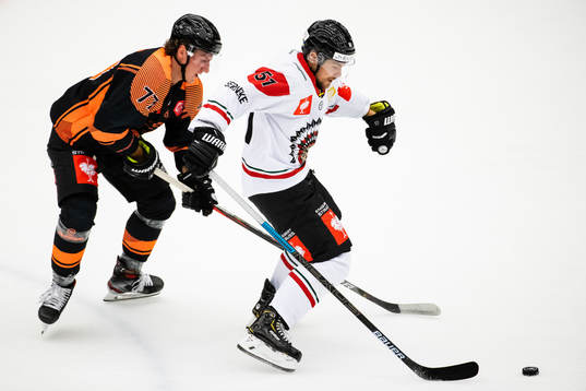 Philipp Lindner of Graz99ers and Mats Rosseli Olsen of