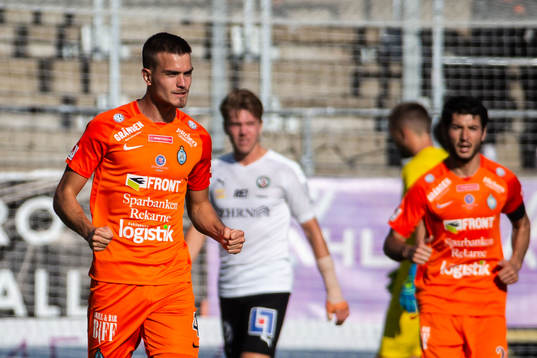 AFC Eskilstunas Pavle Vagic jublar