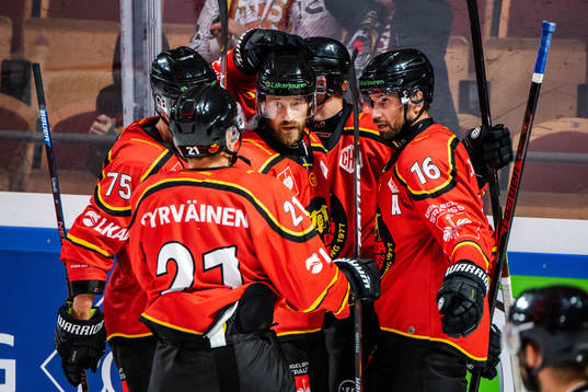Daniel Sondell of Luleå celebrate with teammates