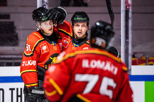 Filip Hållander and Petter Emanuelsson of Luleå celebrate