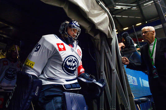 Goalkeeper Daniel Manzato of Ambri-Piotta