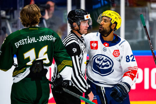 Lucas Ekeståhl-Jonsson  of Färjestad and Michael Ngoy of