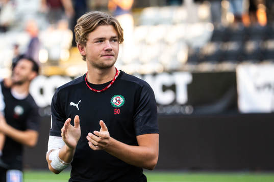 Örebros Niclas Bergmark tackar publiken