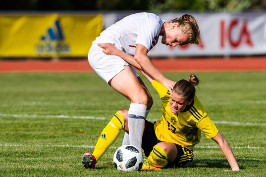 Julie Blakstad of Norway and My Cato of Sweden