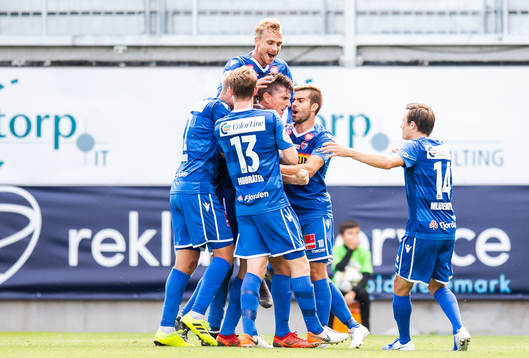 Alberto Ortiz "Tito" Moreno of Sandefjord celebrate with