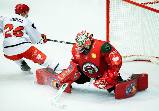 Goalkeeper Niklas Rubin of Frölunda and Ales Jergl of