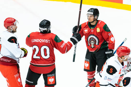 Joel Lundqvist celebrate with Rhett Rakshani of Frölunda
