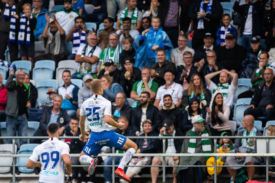 IFK Norrköpings Filip Dagerstål jublar mot publiken