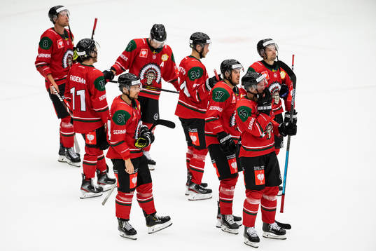 Players of Frölunda looks dejected