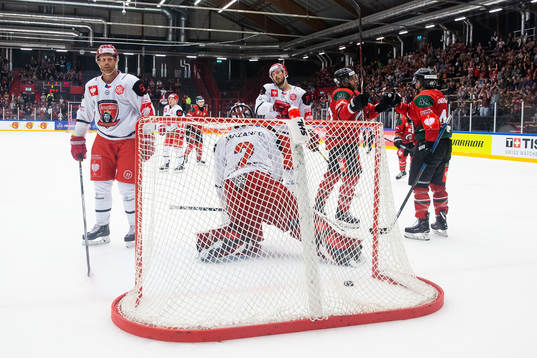 Rhett Rakshani celebrates scoring 2-3 behind goalkeeper