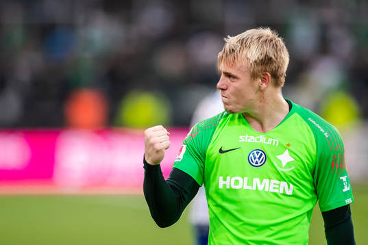 IFK Norrköpings målvakt Isak Pettersson jublar