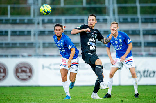 Västerås Filip Tronet mot Trelleborgs Christian Thobo