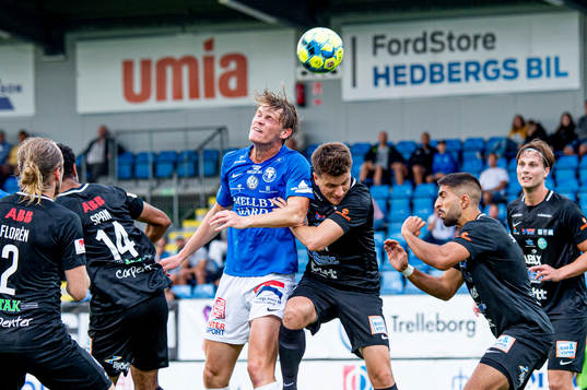 Trelleborgs Hugo Andersson mot Västerås Jesper Florén,