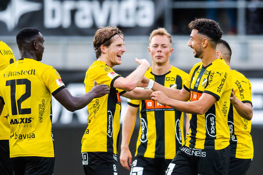 Häckens Erik Friberg och Daleho Irandust jublar