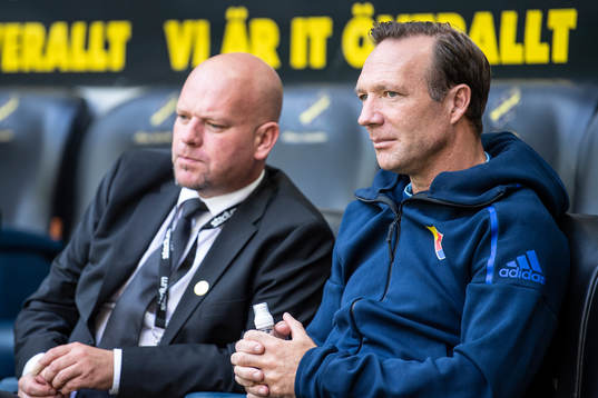 s AIK:s scoutingsansvarige Tobias Ackermann (v)